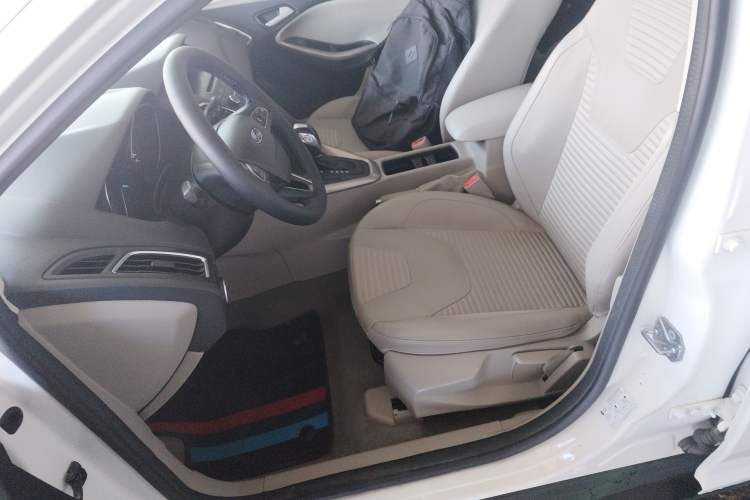 Used Ford Focus 2015 Hatchback 1.6L Automatic Fashion Edition Left Front Seat