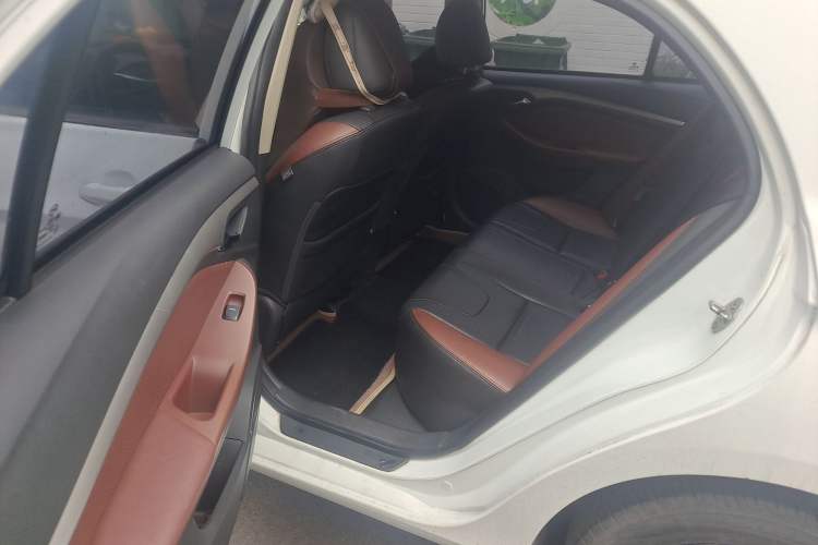 Used BYD G5 2014 1.5TID Automatic Flagship Model
