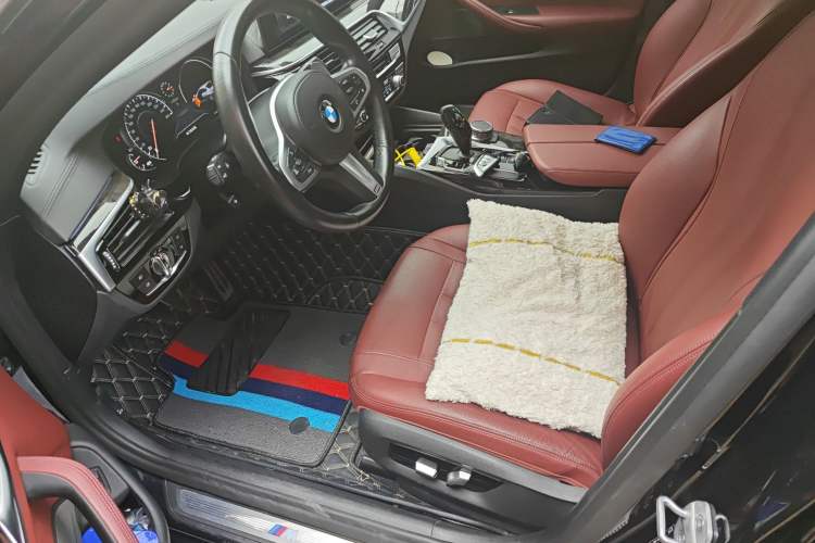 Used BMW 5 Series 2018 Restyled 530Li Luxury Edition M Sport Package Left Front Seat