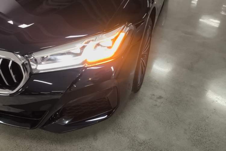 Used BMW 5 Series 2023 530Li xDrive M Sport Package Left Front Headlight