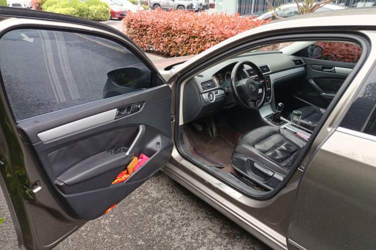 Used Volkswagen Passat 2014 1.4TSI Manual Prestige Edition Driver Seat