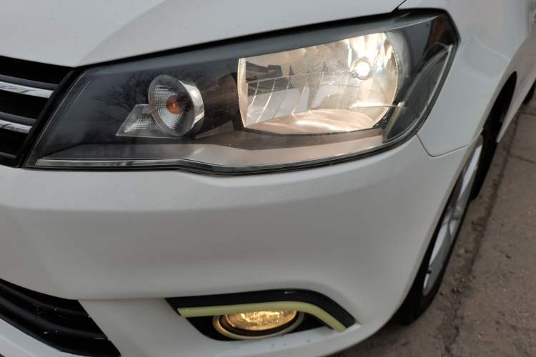 Used Volkswagen Jetta 2015 1.6L Manual Comfort Model Left Front Headlight