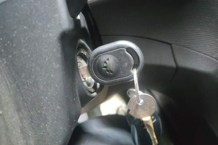 Used Wuling Hongguang 2014 1.5L Base Version
