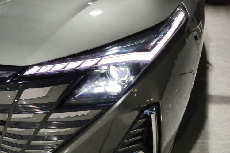 Used CHANGAN UNI-Z New Energy 2024 Blue Whale Smart Electric iDD 125km Excellence Model Left Front Headlight