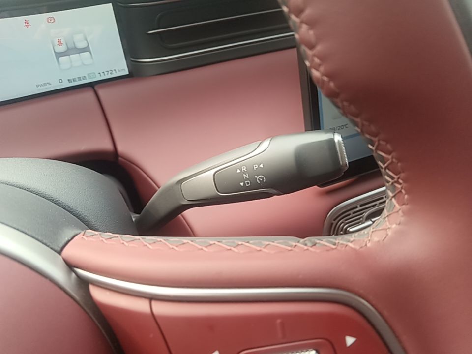 Hongqi HS6 PHEV 2026 240 Smart Hybrid Version — снимка 16
