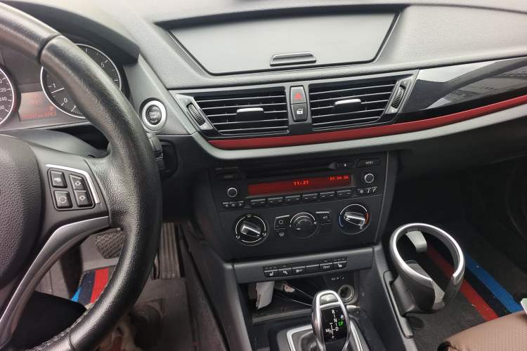 Used BMW X1 2014 sDrive18i Fashion Model Audio And AC Panel