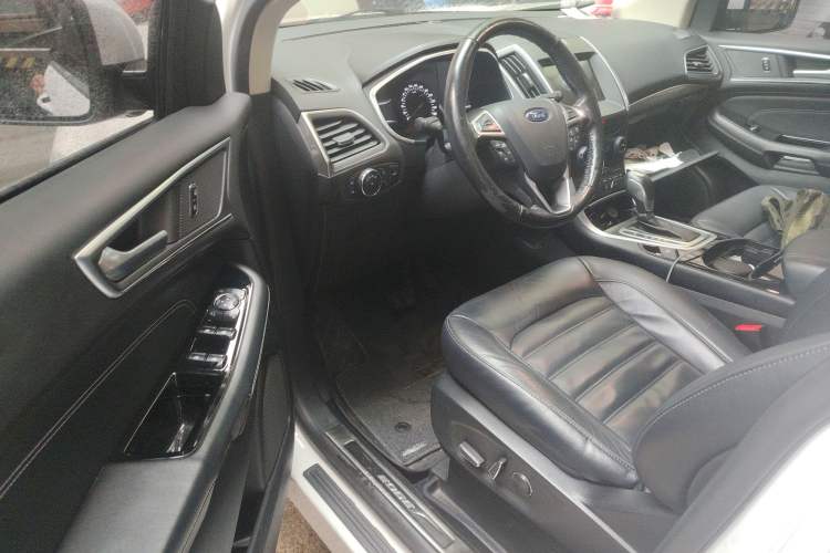 Used Ford Edge 2016 EcoBoost 245 Two-Wheel-Drive Titanium 7-Seater
