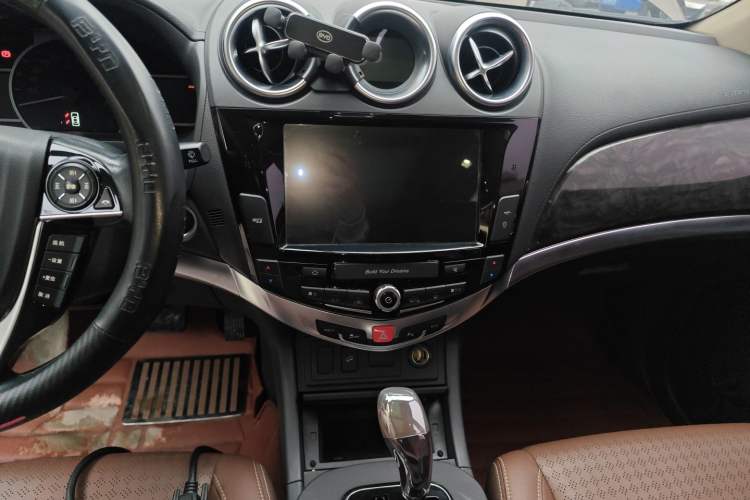 Used BYD S7 2016 2.0T Automatic Prestige Plus