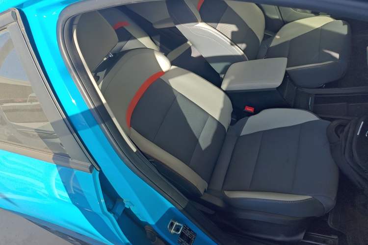 Used MG 4 EV 2022 425 km Luxury Edition
