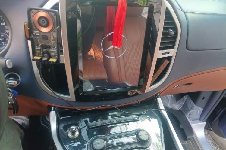 Used Mercedes-Benz Vito 2018 2.0T Elite Version 7 Seats China V Emission Standard
