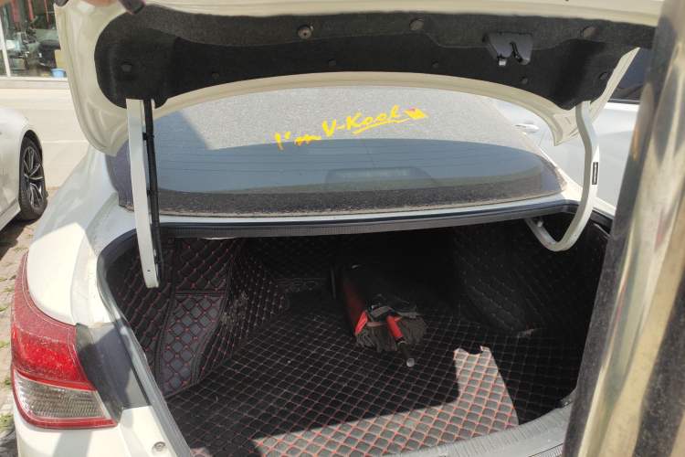 Used Nissan Lannia 2016 1.6L CVT Smart Cool Edition Trunk