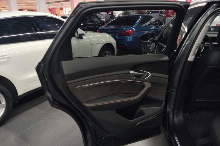 Used Audi e-tron 2021 50 quattro Prestige Edition