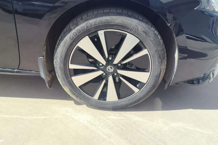Used Nissan Teana 2021 2.0L XL Upper AD1 Smart Drive & Navigation Edition Right Front Wheel Hub