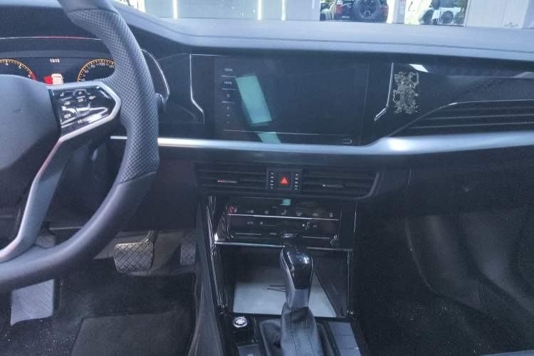 Used Volkswagen Passat 2024 380TSI Starry Dragon Edition Audio And AC Panel