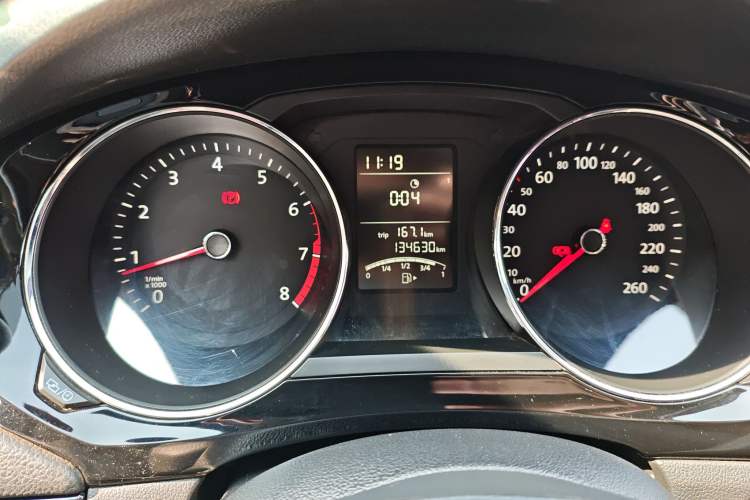 Used Volkswagen Sagitar 2015 1.6L Manual Comfort Model
