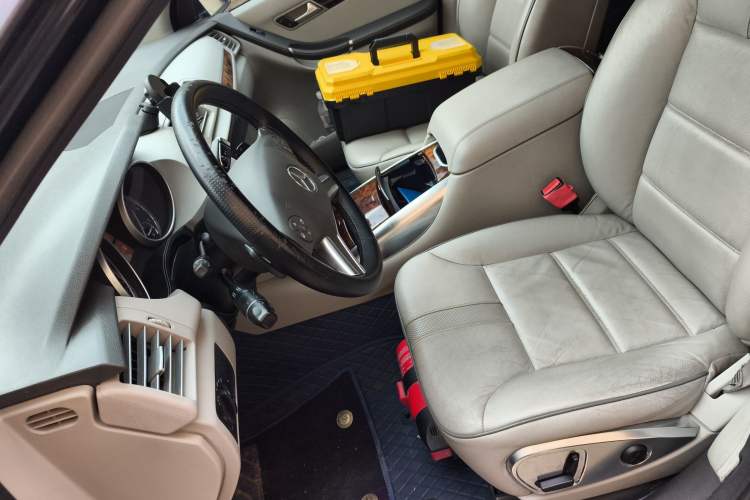 Used Mercedes-Benz R-Class 2010 R 350 L 4MATIC
