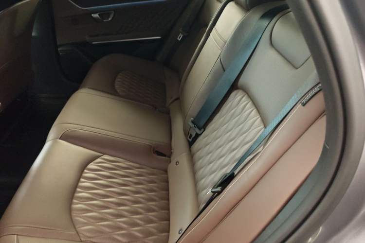 Used BYD Han 2023 DM-i Champion Edition 121KM Prestige Model
