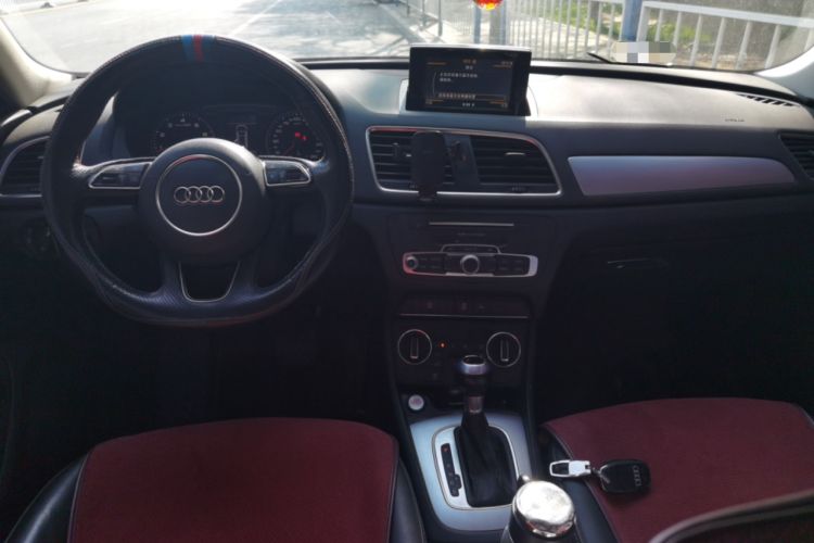 Used Audi Q3 2018 30th Anniversary Edition 35 TFSI Fashion Model Center Console