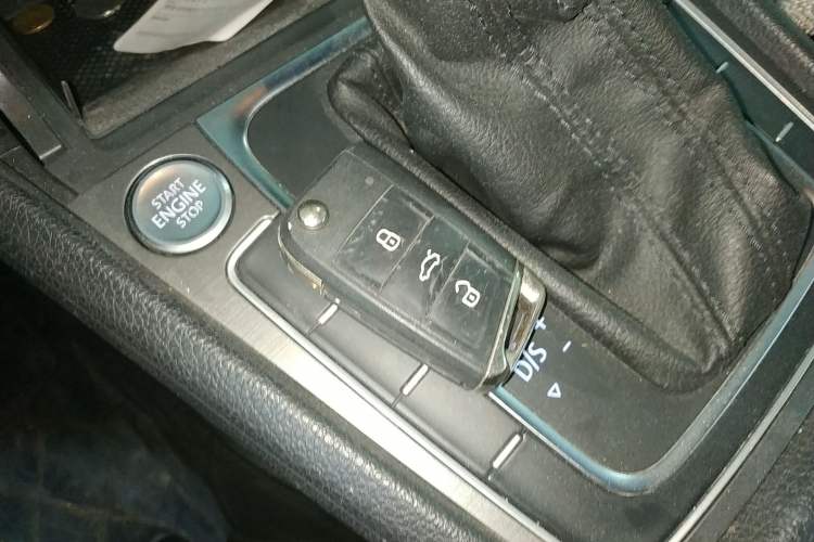 Used Volkswagen Golf 2015 1.4TSI Automatic Luxury Model Vehicle Key