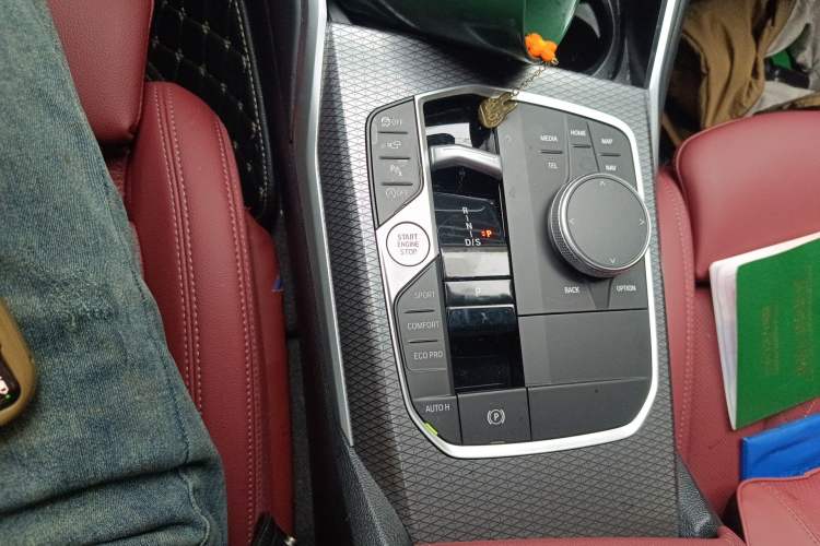 Used BMW 3 Series 2024 325i M Sport Night Edition Package Gear Lever