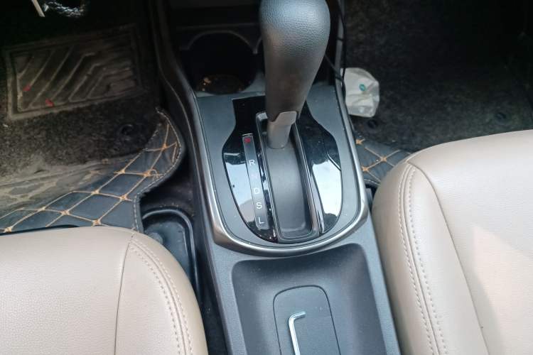 Used Honda Greiz 2016 1.5L CVT Classic Edition Gear Lever