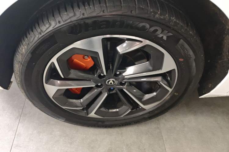 Used CHANGAN UNI-K iDD 2023 Zhidian iDD 1.5T 135km Smart & Fun Model Left Front Wheel Hub