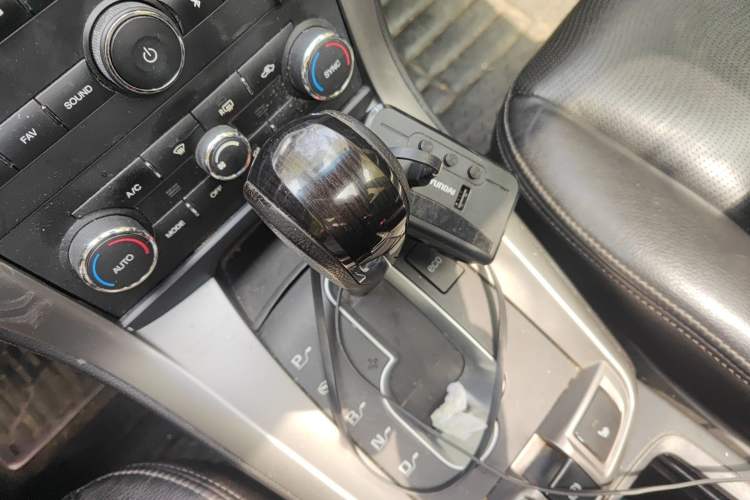 Used Chevrolet Captiva 2014 2.4L 4x4 Flagship Edition 7 Seats Gear Lever