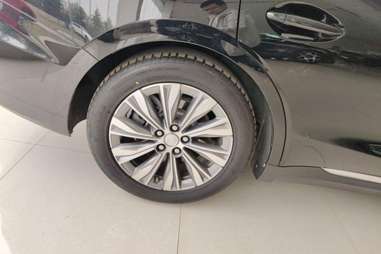 Used Hongqi E-QM5 2024 610 km PLUS Right Rear Wheel Hub