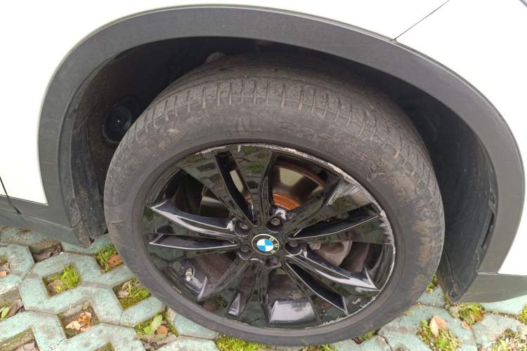 Used BMW X1 2021 sDrive20Li Fashion Model Right Front Wheel Hub