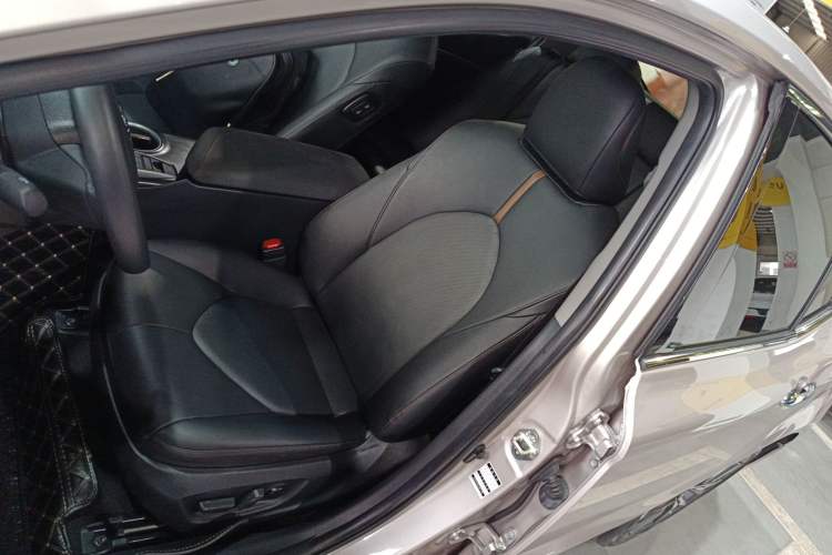 Used Toyota Camry 2021 2.5G Luxury Edition Left Front Seat