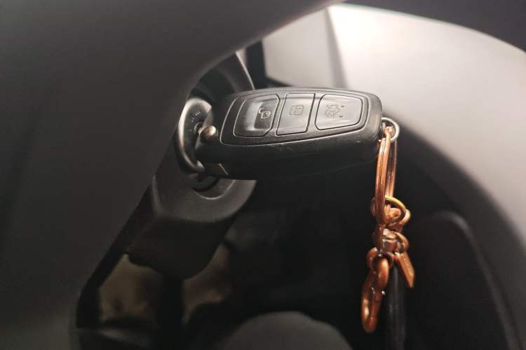 Used Ford Kuga 2013 1.6L GTDi Two-Wheel-Drive Trend Model Vehicle Key