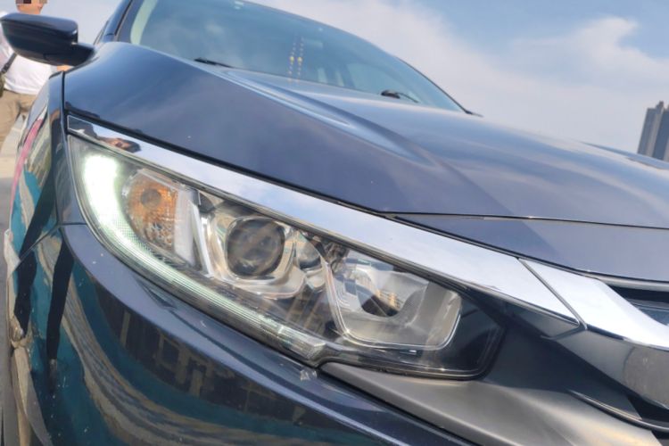 Used Honda Civic 2016 220TURBO CVT Luxury Edition Right Front Headlight