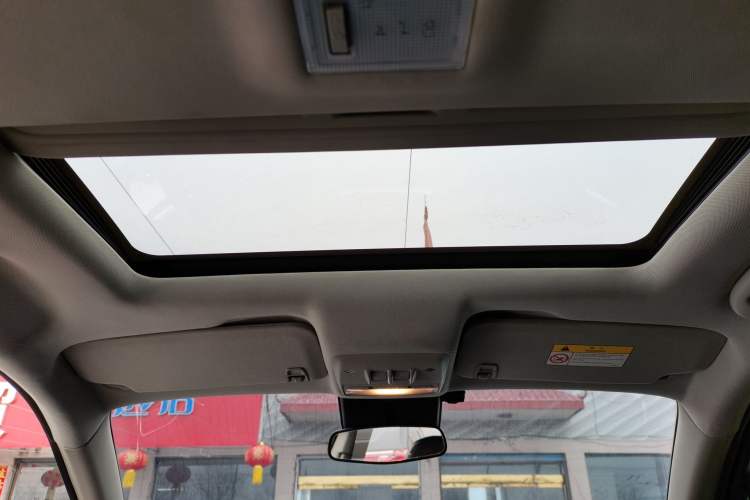 Used Buick Encore 2015 1.4T Automatic Two-Wheel Drive Urban Elite Version
