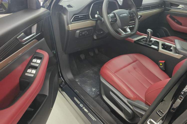 Used JETOUR X70 2025 1.5T Manual Overdrive Version 5 Seats
