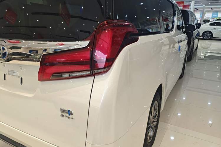 Used Toyota Alphard 2020 Dual-Engine 2.5L Luxury Edition

