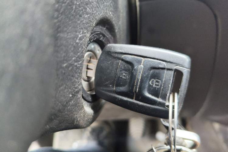 Used Wuling Hongguang V 2019 1.5L Jingqu Edition Sealed-Window Vehicle China VI LAR
