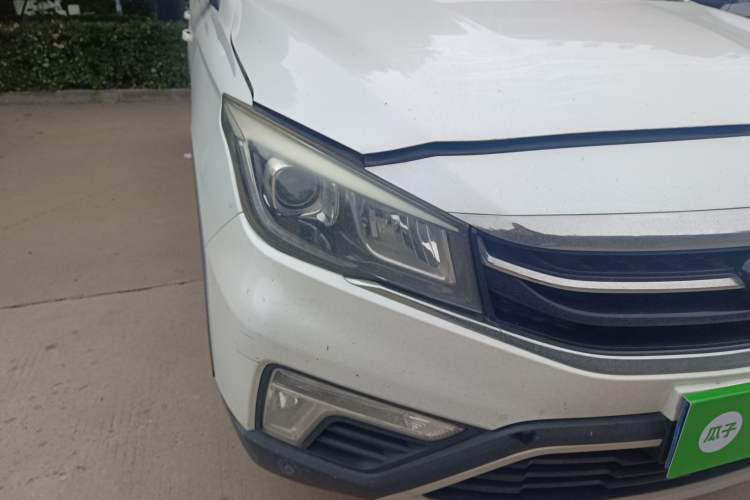 Used CHANGAN OSHAN A800 2017 1.5T Manual Luxury Model Right Front Headlight