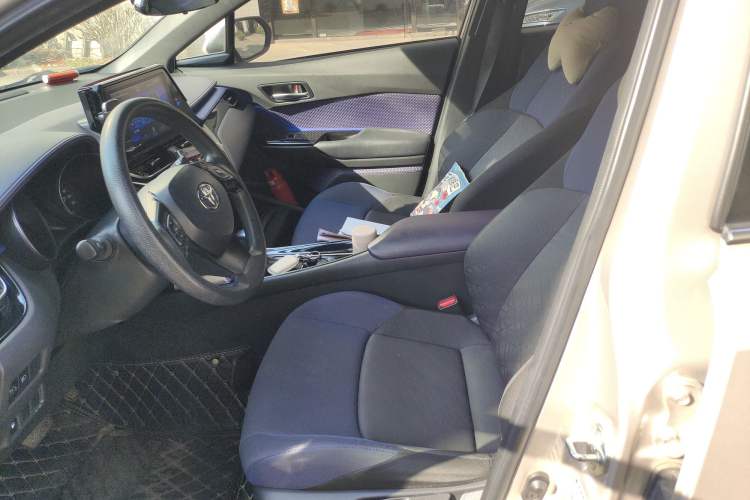 Used Toyota C-HR 2018 2.0L Leading with Sunroof China V Standard Left Front Seat