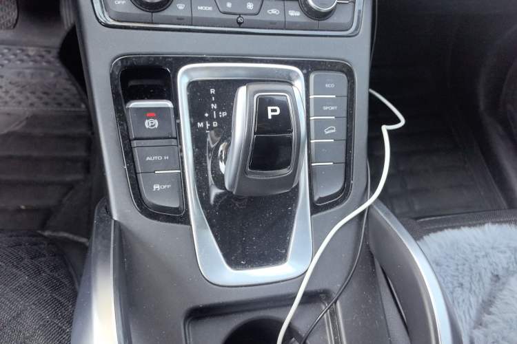 Used Geely Auto Emgrand X7 Sport 2020 1.8TD DCT Two-Wheel Drive Zhiya Model Gear Lever