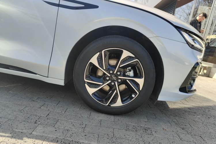 Used Lincoln Z 2022 iKoo Luxury Edition Right Front Wheel Hub