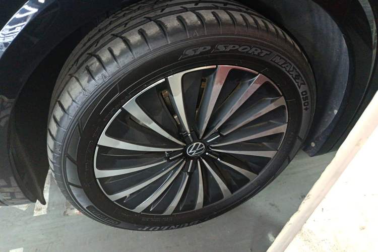 Used Volkswagen Viloran 2024 380TSI Premium Edition Exterior 4