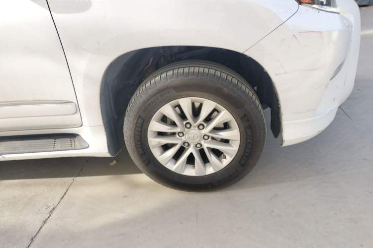 Used Lexus GX 2014 400 Prestige Edition Right Front Wheel Hub