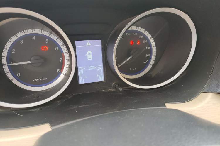 Used Soueast V5 Lingzhi 2012 1.5L Manual Comfort Edition Odometer Close Up