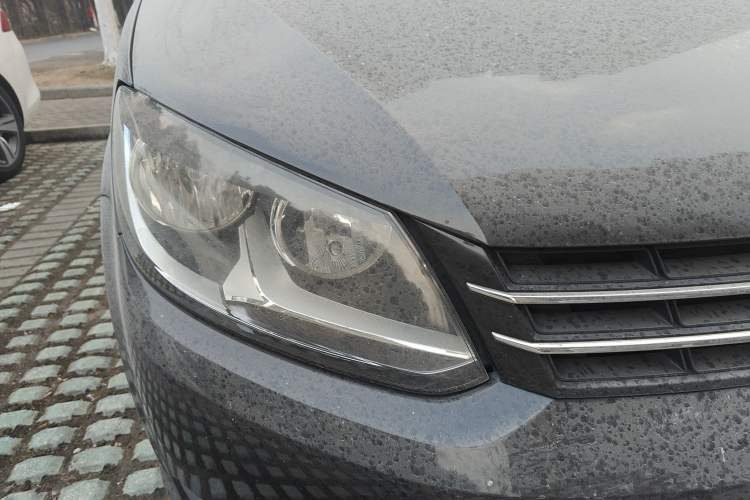 Used Volkswagen Touran 2013 1.4T Manual Comfort Edition 5-Seater Right Front Headlight