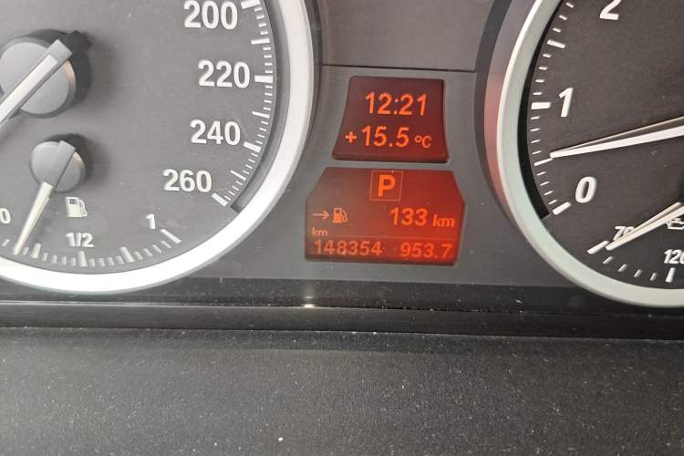 Used BMW X6 2013 xDrive35i Odometer Close Up