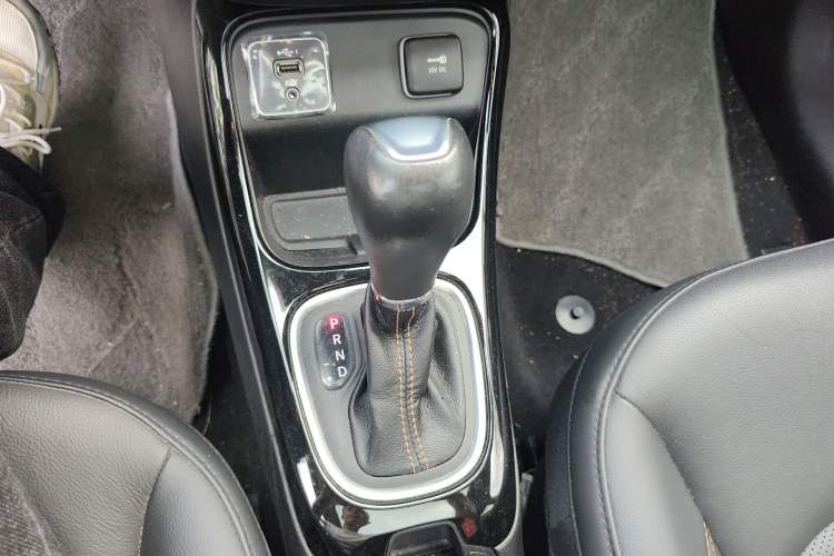 Used Jeep Compass 2020 220T Automatic Elite Edition Gear Lever