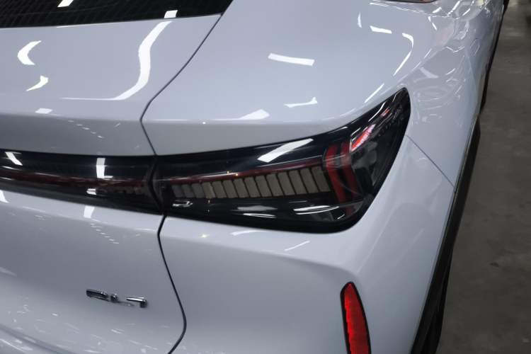 Used Livan Livan 7 2023 605km Hunter Light