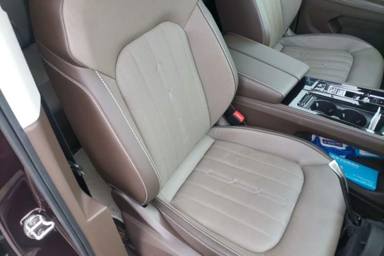 Used Volkswagen Viloran 2022 330TSI Luxury Edition
