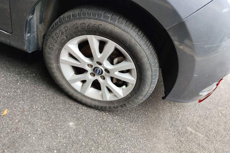 Used SWM X2 2021 1.5L Manual Business Version 7 Seats