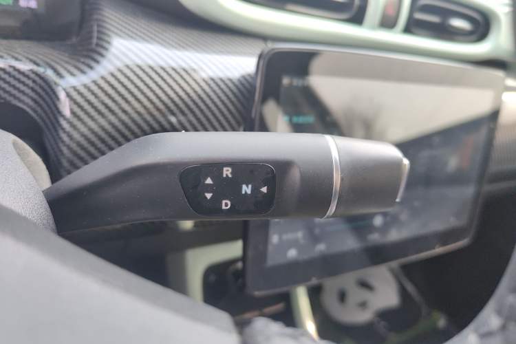 Used Leapmotor T03 2021 400 Luxury Pro Edition Gear Lever